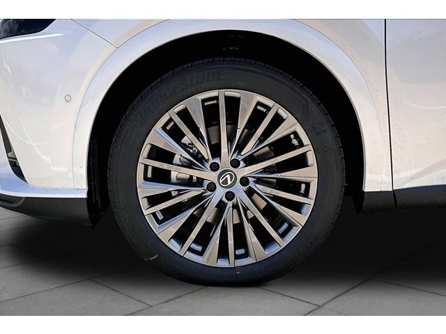 New 2026 Eminent White Pearl Lexus LUXURY image 18