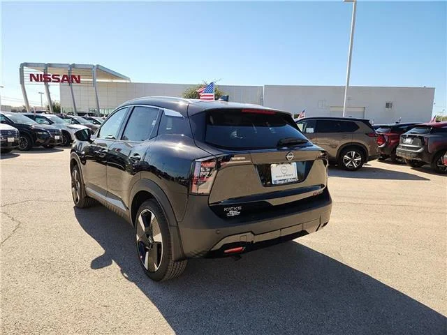 New 2026 KH3 Super Blac Nissan SR All-Wheel Drive image 2