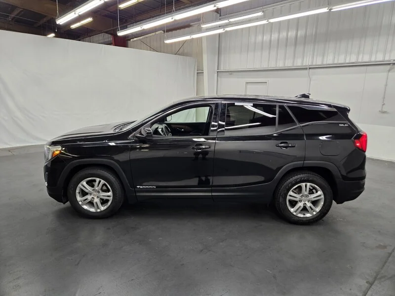Used 2019 Ebony Twilight Metallic GMC SLE image 2
