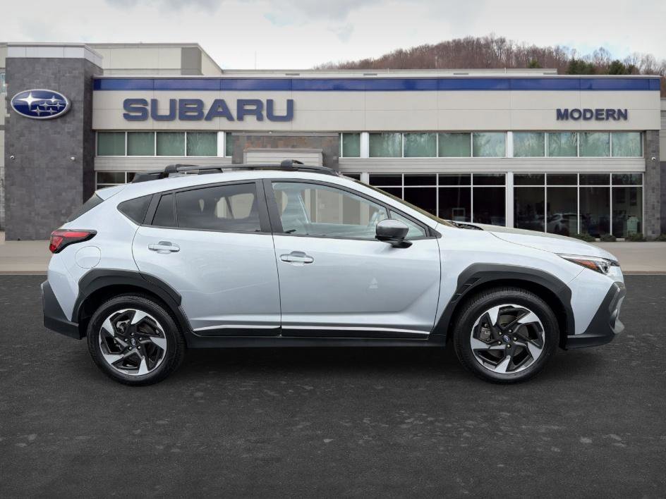 Used 2025 Ice Silver Metallic Subaru Limited image 4