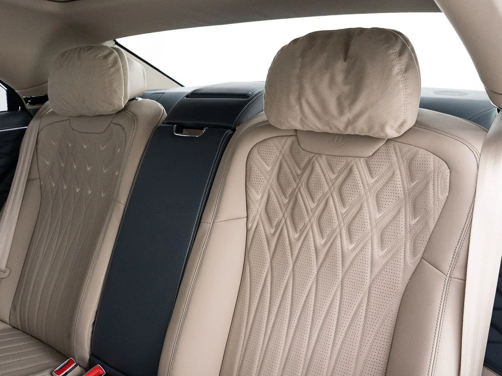 Certified Used 2026 Thunder Bentley Azure image 21
