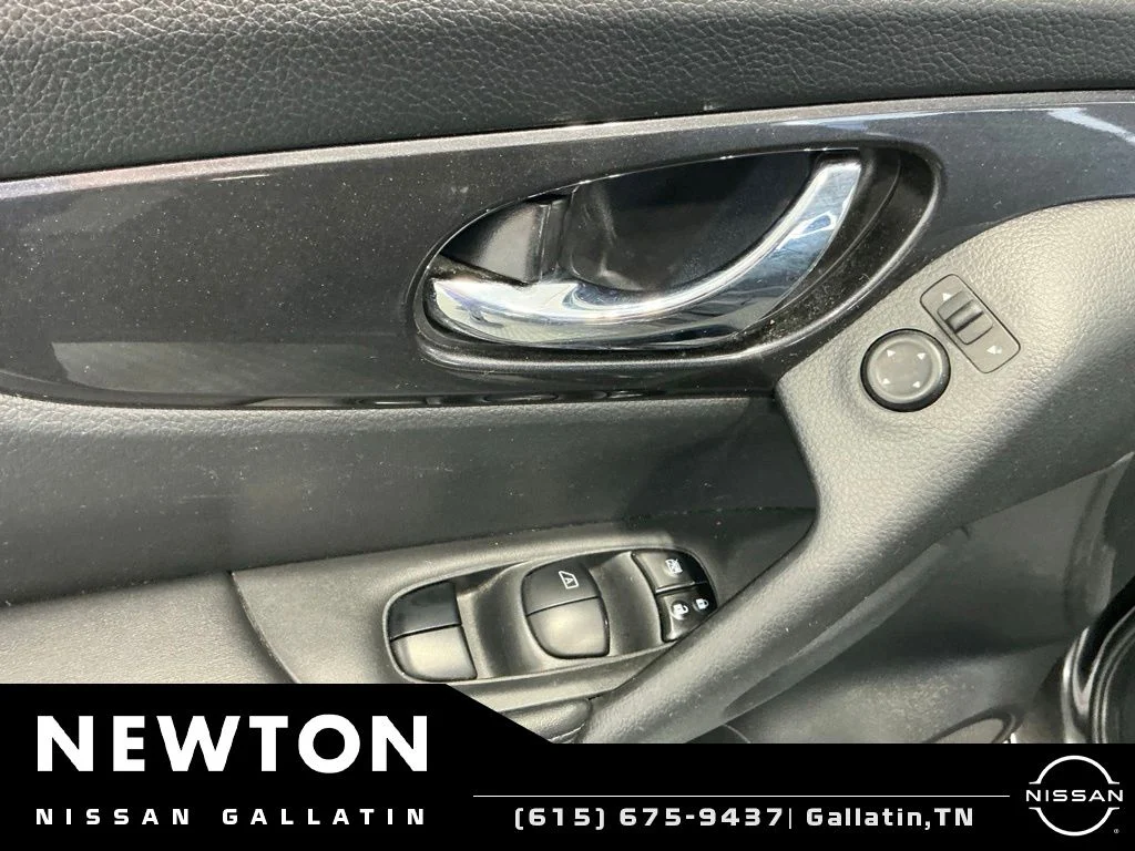 Used 2018 Magnetic Black Nissan S image 33