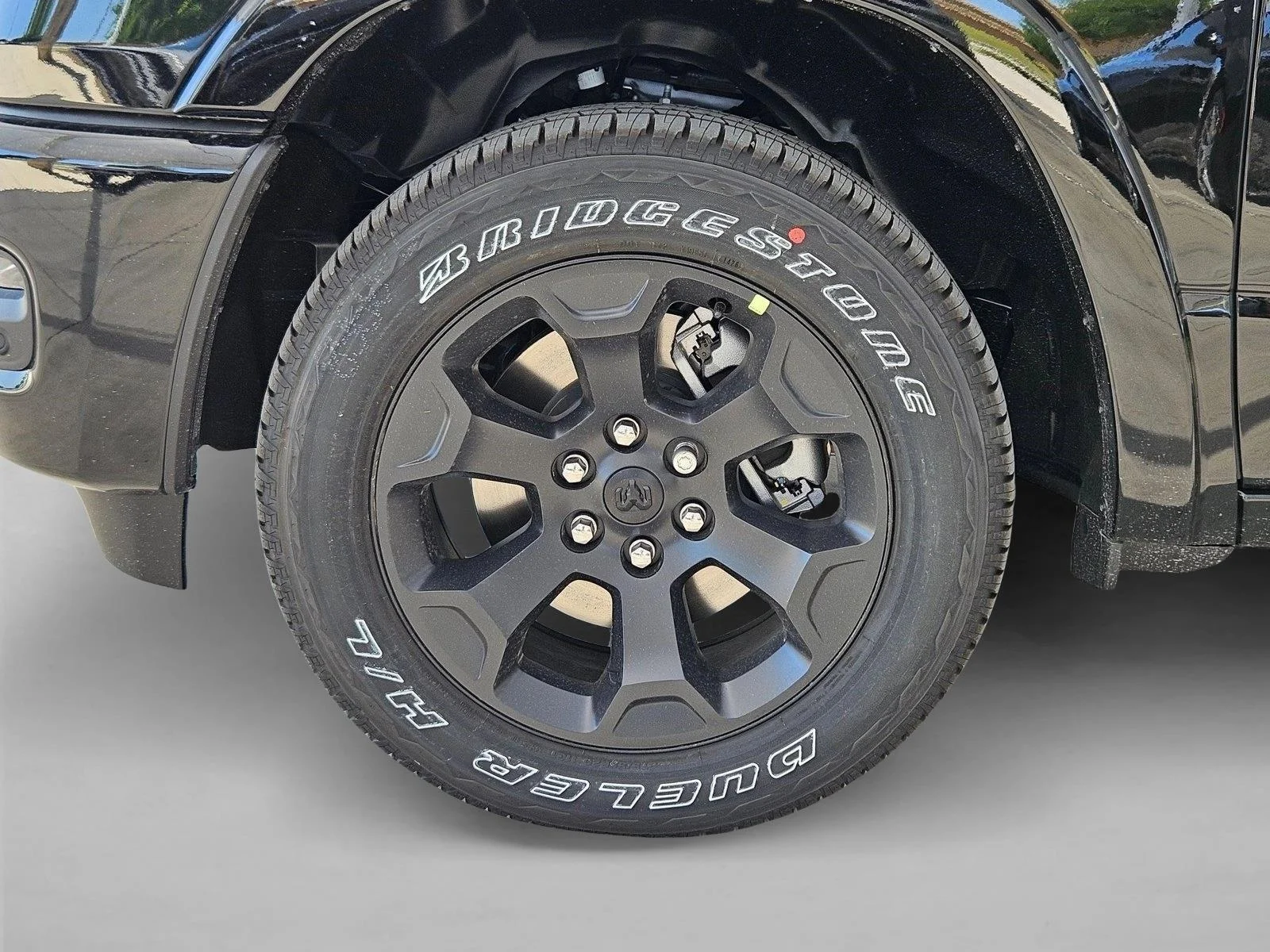 New 2026 Diamond Black Crystal Pearl-Coat Exterior Paint RAM Lone Star image 10