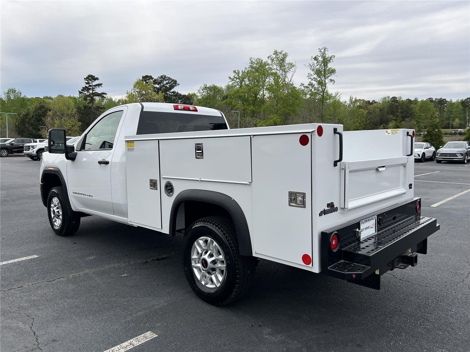 New 2025 Summit White GMC Pro image 5