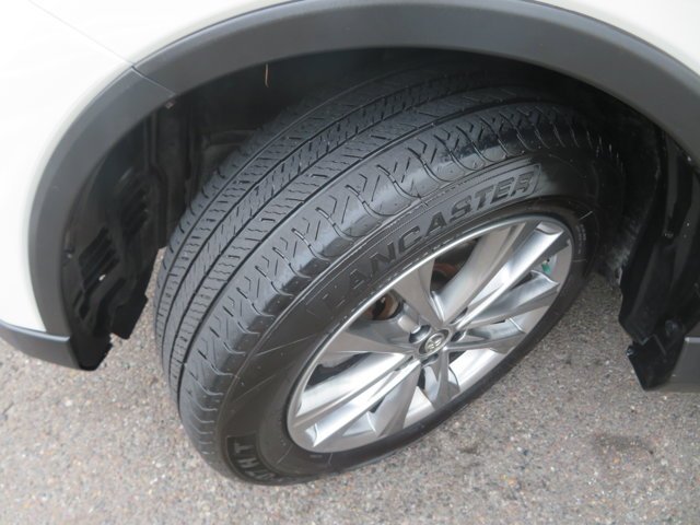 Used 2017 Blizzard Pearl Toyota Limited image 37