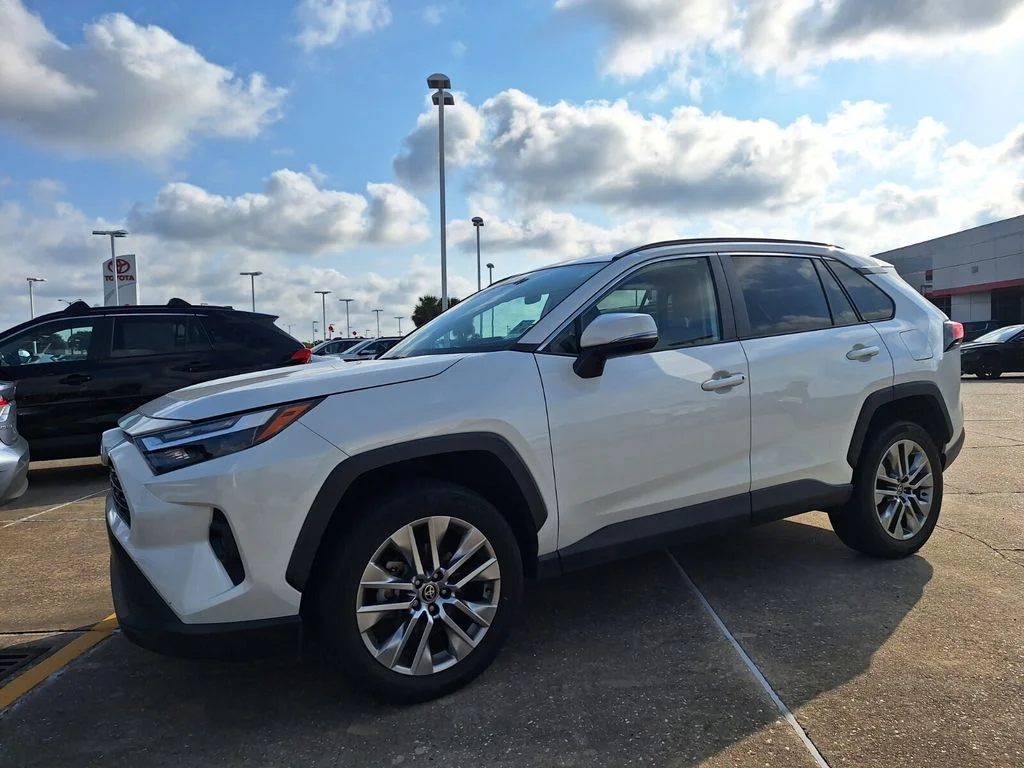 2022 Toyota RAV4 XLE Premium