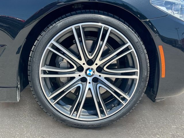 Used 2019 Black BMW 540i image 34