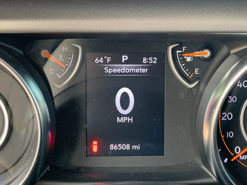Used 2022 White Jeep Sport S image 32