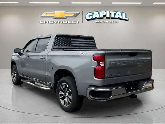 Used 2024 Sterling Gray Metallic Chevrolet LT (2FL) image 4