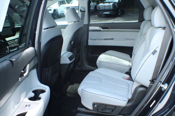 Used 2025 Moonlight Cloud Hyundai SEL Premium 7P image 16