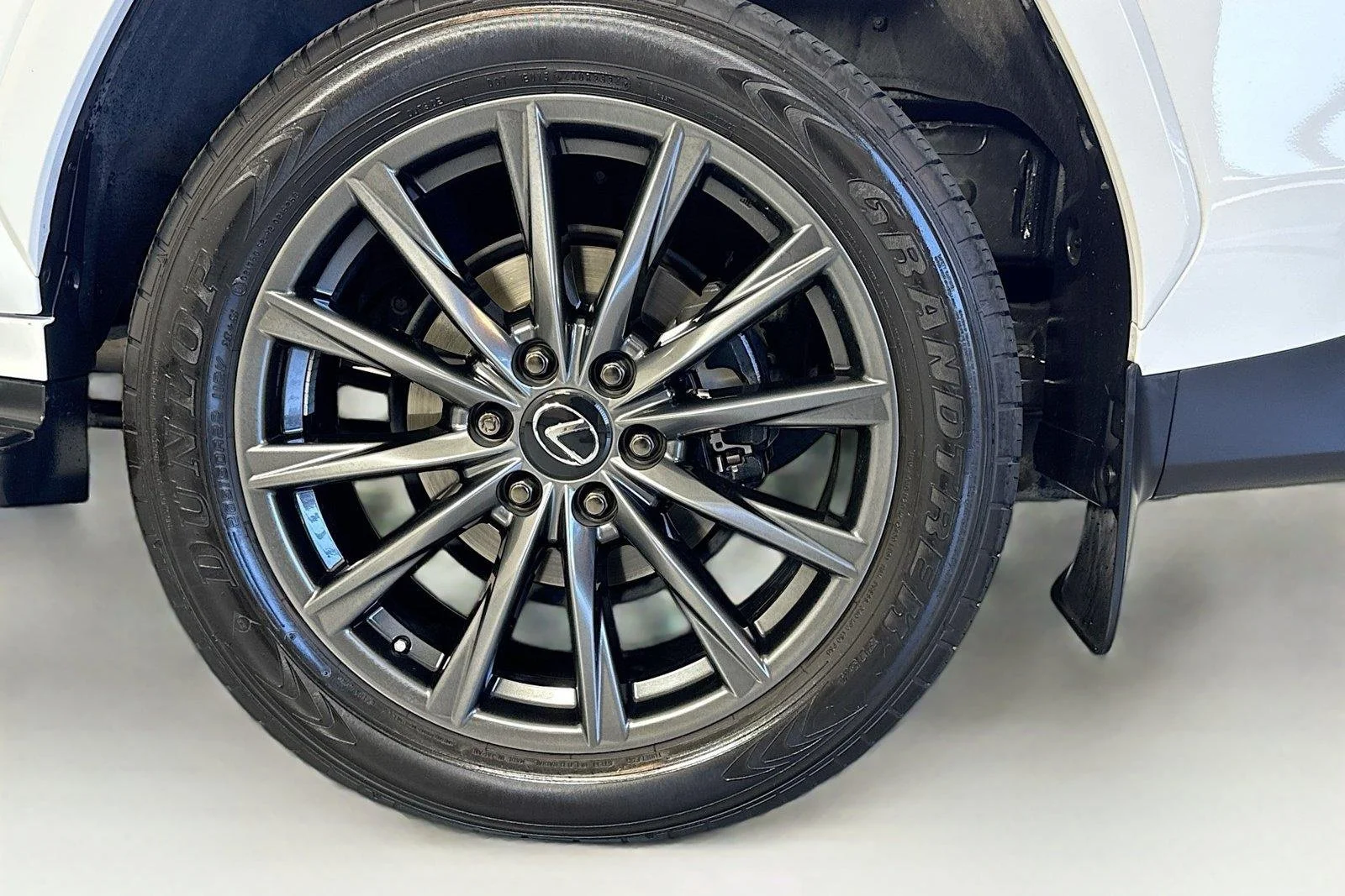 Used 2024 White Lexus LX 600 F SPORT image 30