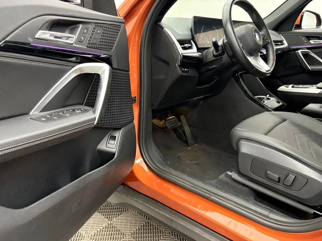 Used 2023 Utah Orange Metallic BMW xDrive28i image 18