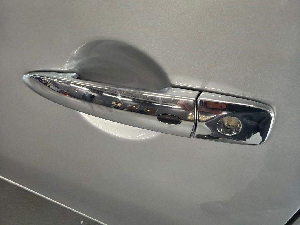 Used 2019 Brilliant Silver Metallic Nissan SV image 8