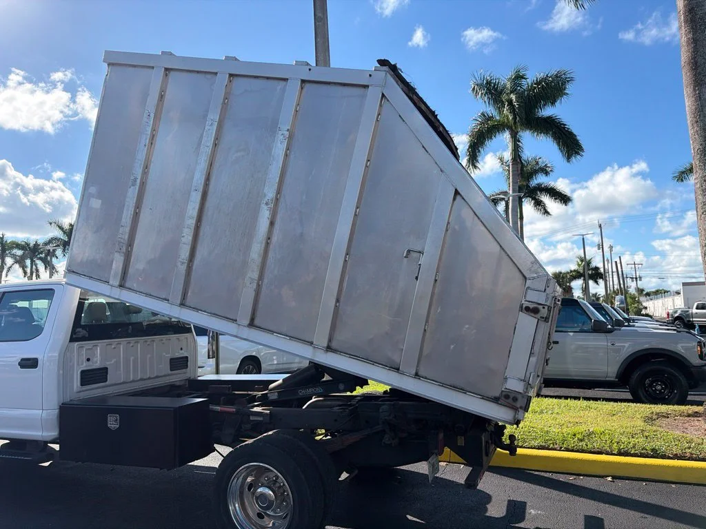 Used 2021 White Ford XL image 4