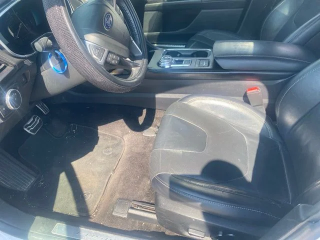 Used 2018 Oxford White Ford Titanium image 9