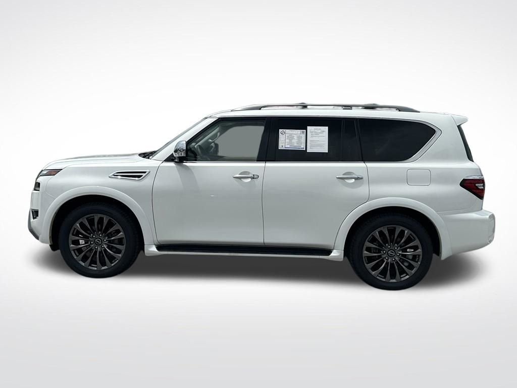 Used 2023 White Nissan Platinum image 3