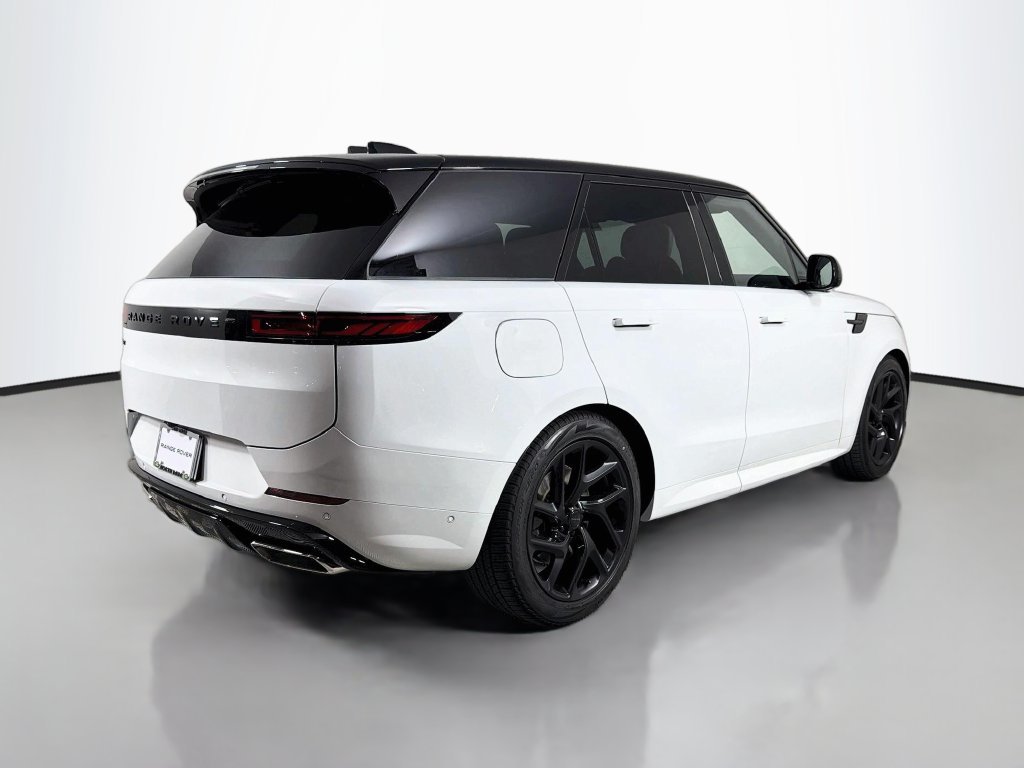 New 2027 Fuji White Land Rover  image 5