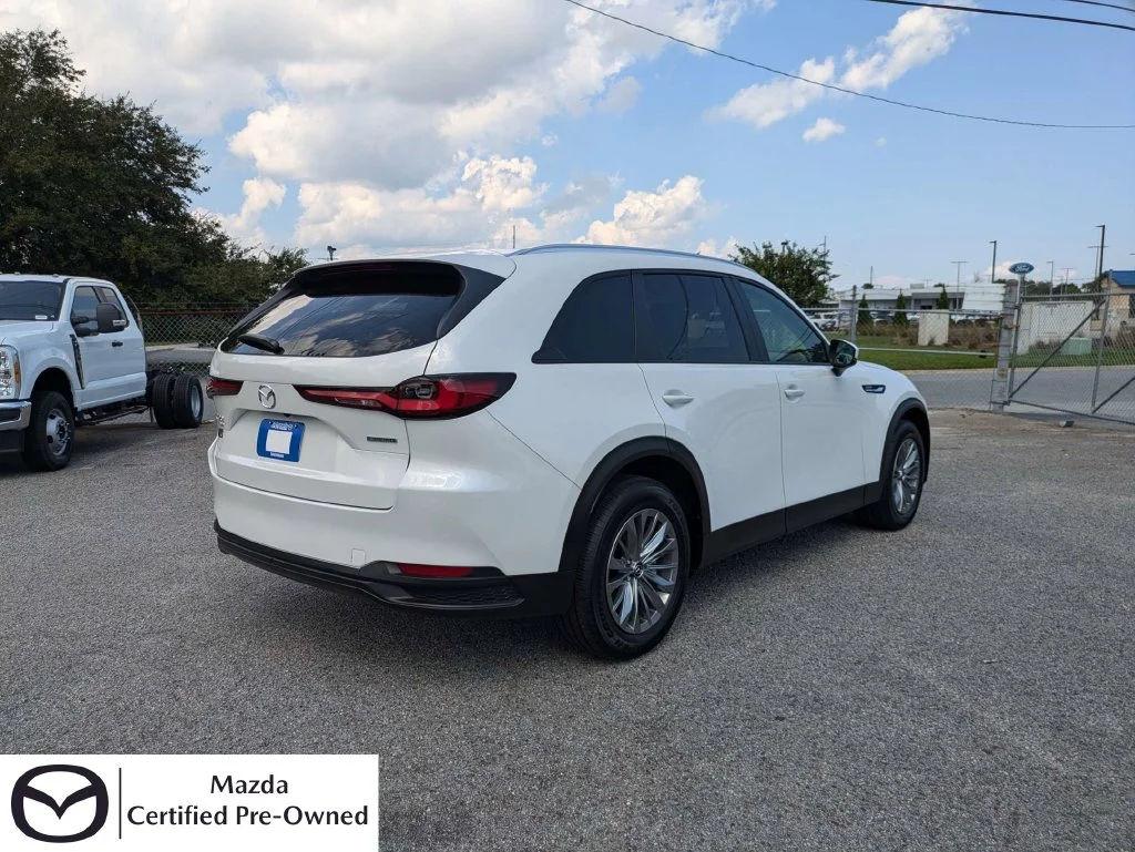 Certified Used 2026 White Mazda 3.3 Turbo Select image 5