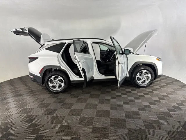 Used 2023 White Hyundai SEL image 17
