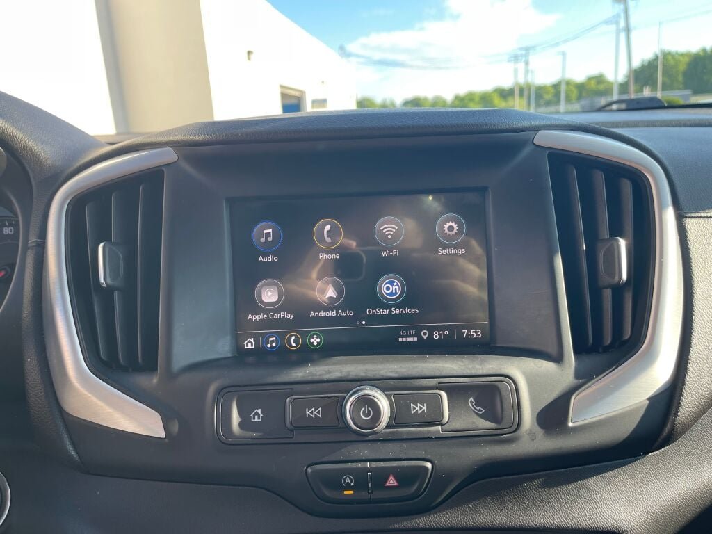 Certified Used 2023 Marine Metallic GMC SLE image 8