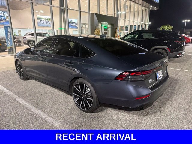 Used 2024 Gray Honda Touring image 10