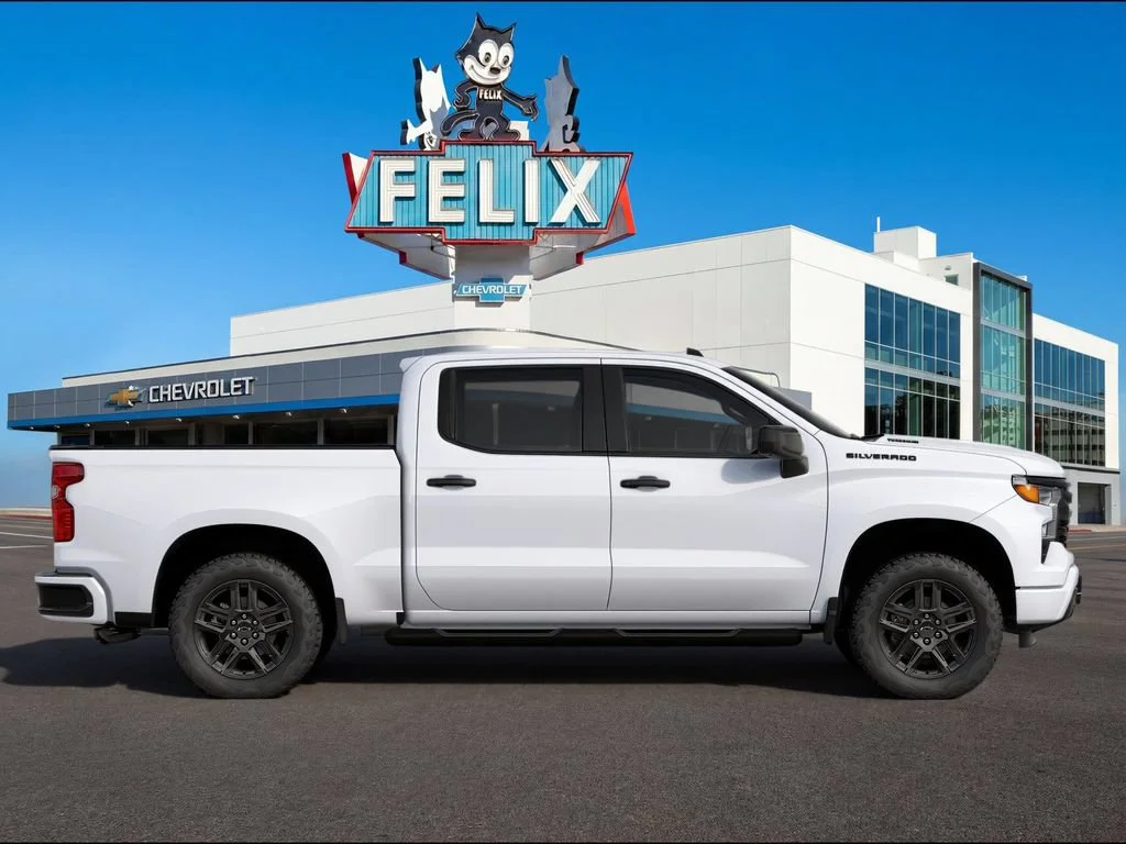 New 2026 Summit White Chevrolet Custom image 3