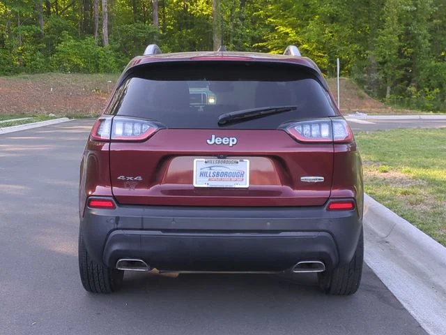 Used 2021 Red Jeep Latitude Lux image 12