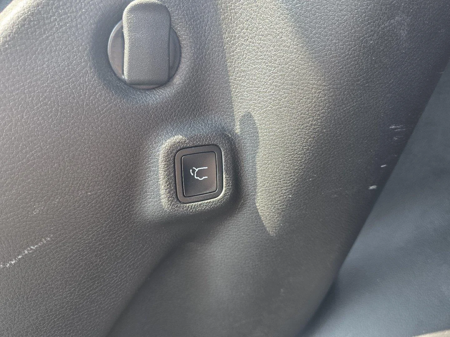 Used 2025 Bright White Clearcoat Jeep Limited image 34