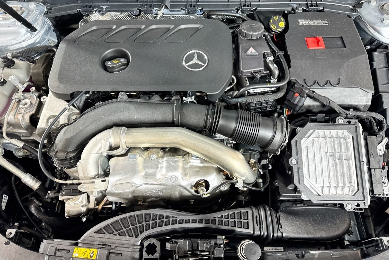 New 2026 Cirrus Silver Metallic Mercedes-Benz GLB 250 image 28