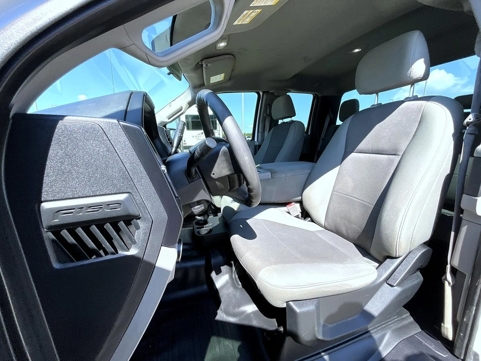 Used 2018 White Ford XL image 10