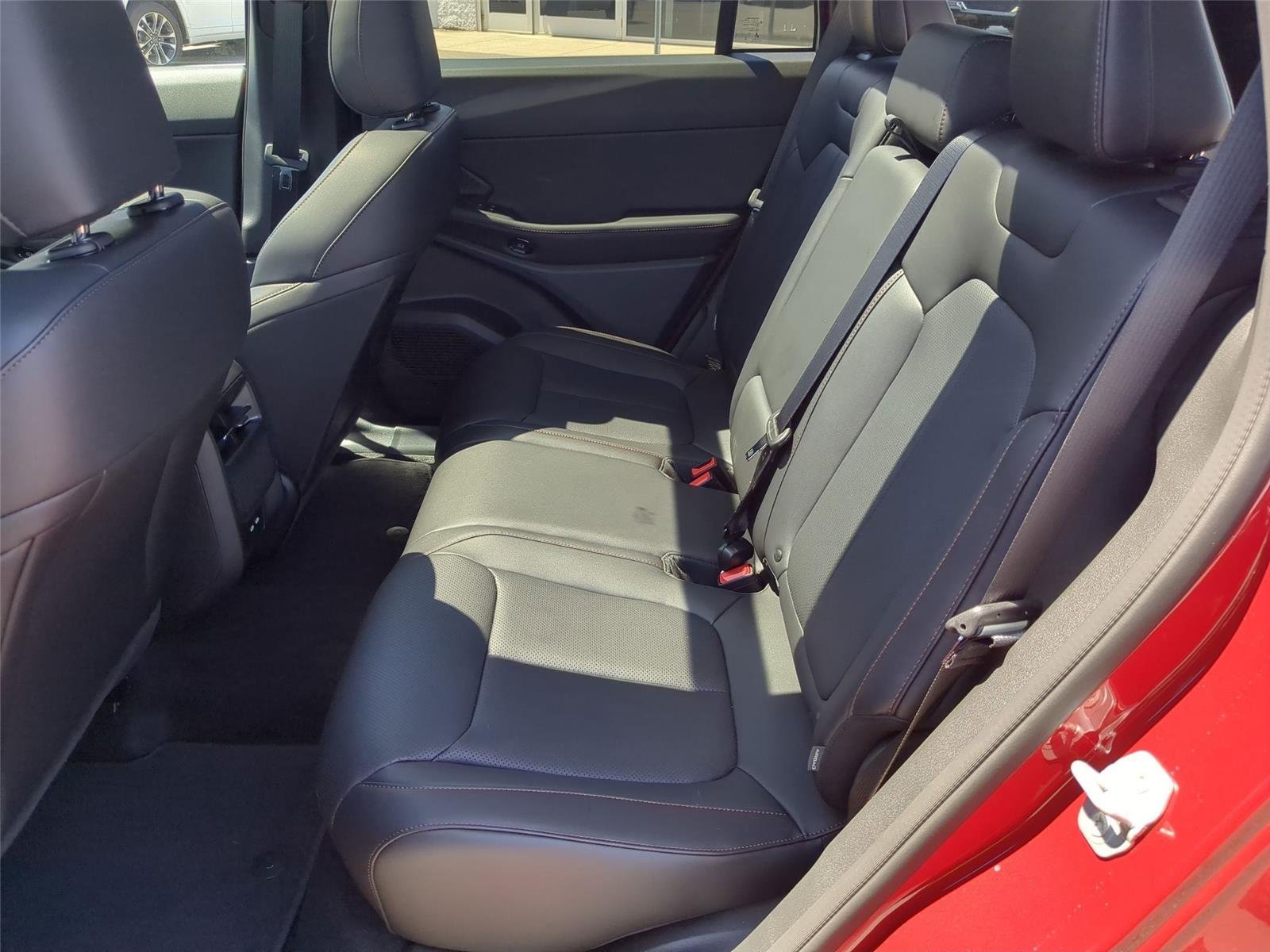 New 2026 Red Hot Pearl-Coat Exterior Paint Jeep Limited image 25