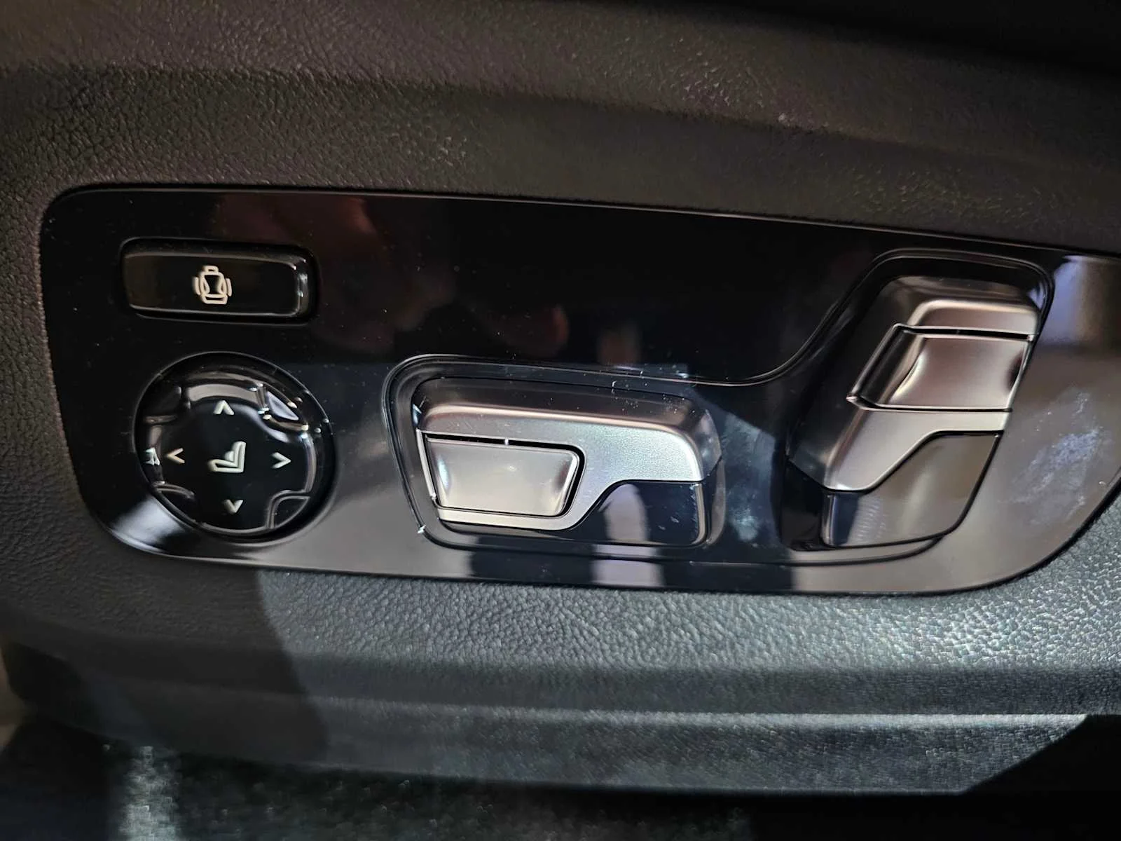 New 2026 Brooklyn Grey Metallic BMW M60i image 30