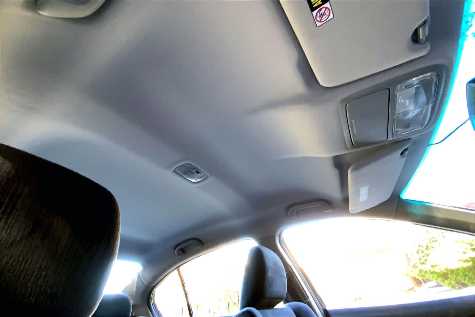 Used 2011 Alabaster Silver Metallic Honda LX-P image 13