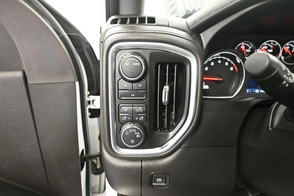 Used 2022  Chevrolet LT image 36