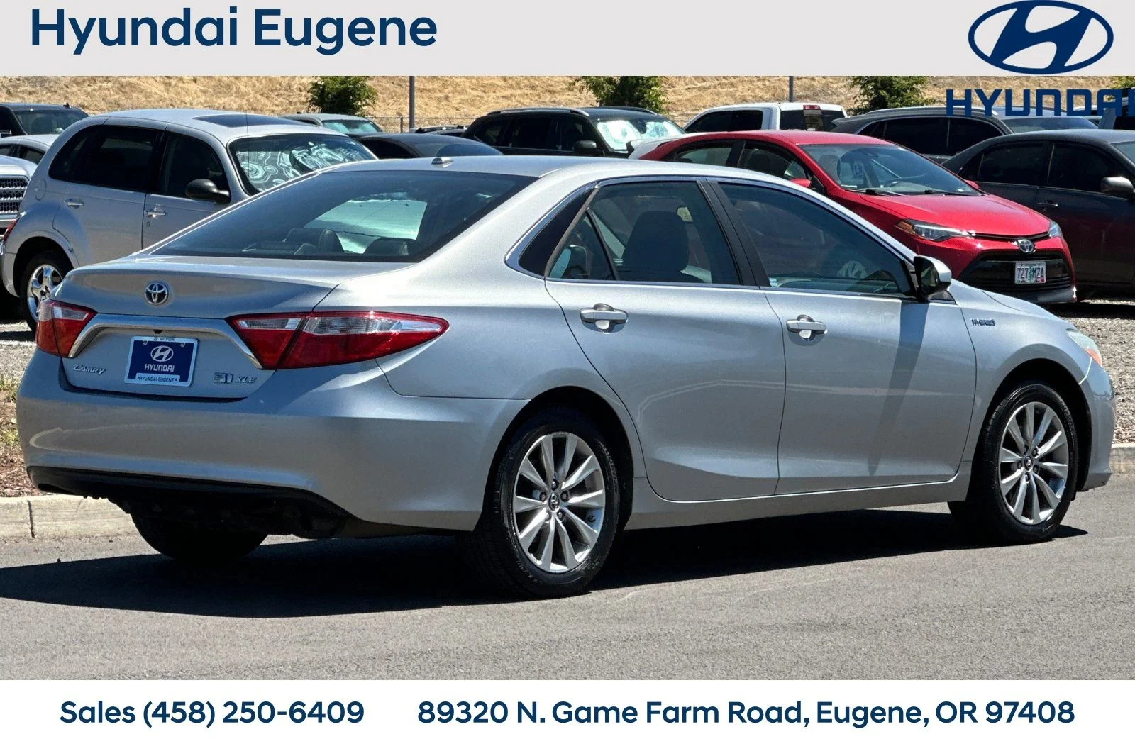 Used 2016 Silver Toyota XLE image 3