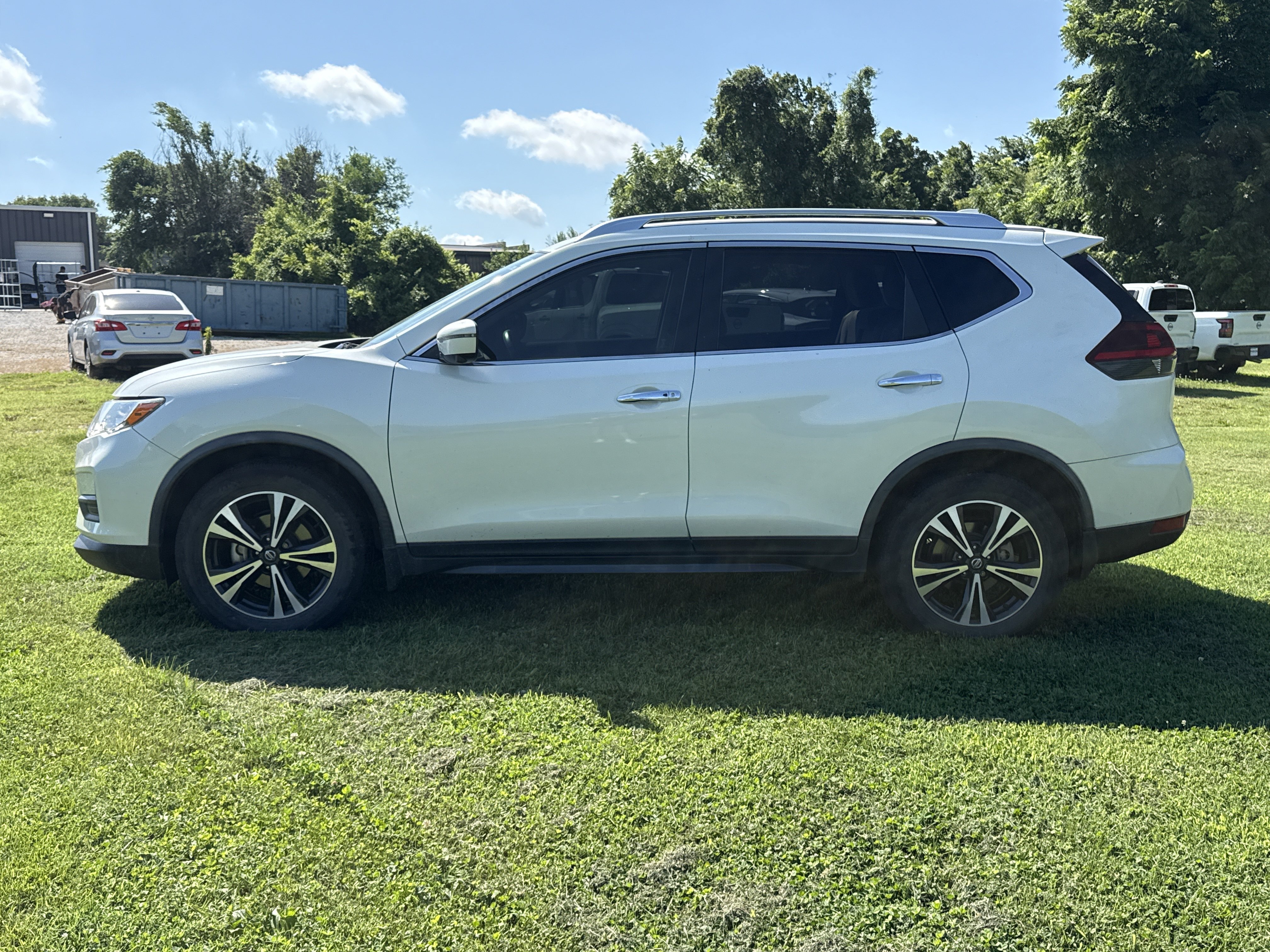 Used 2020 Pearl White Tricoat Nissan SV image 3