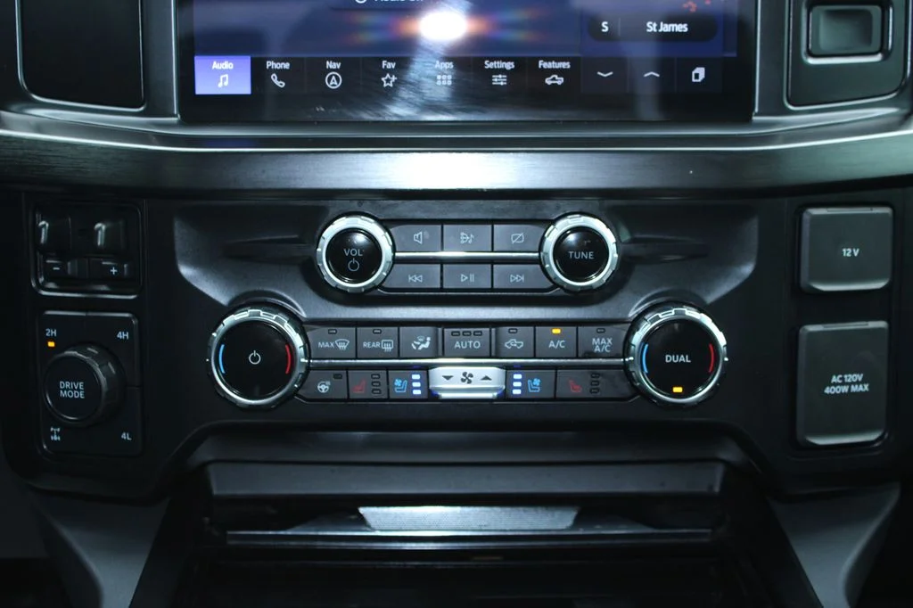 Used 2024 Oxford White Ford Lariat image 35