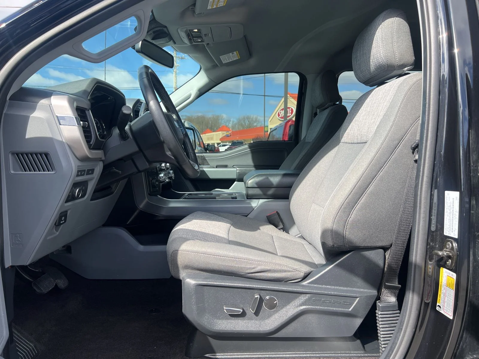 Used 2021 Agate Black Metallic Ford XLT image 20