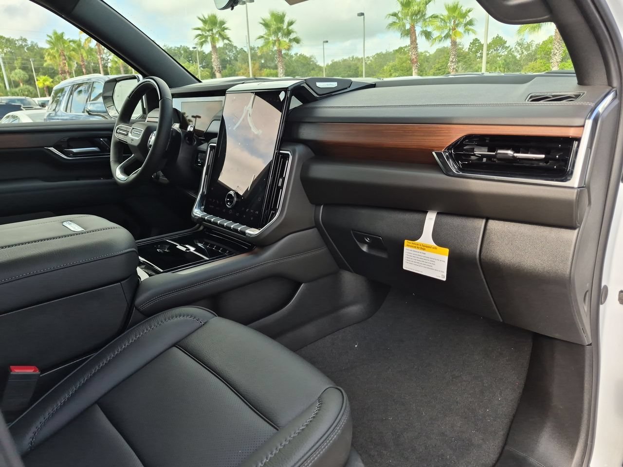 2026 GMC Yukon Denali - Photo 26