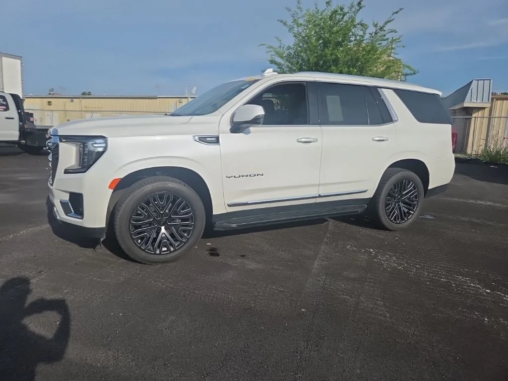 Used 2022 White GMC SLT image 4