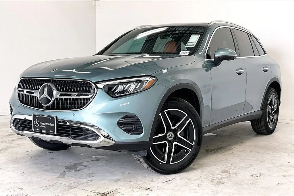 New 2026 Verde Silver Metallic Mercedes-Benz GLC 300 image 14