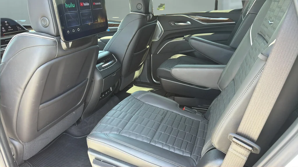 Used 2024 White Cadillac Sport Platinum image 4