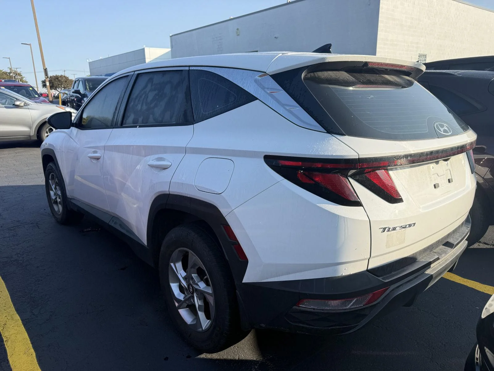 Used 2024  Hyundai SE image 3