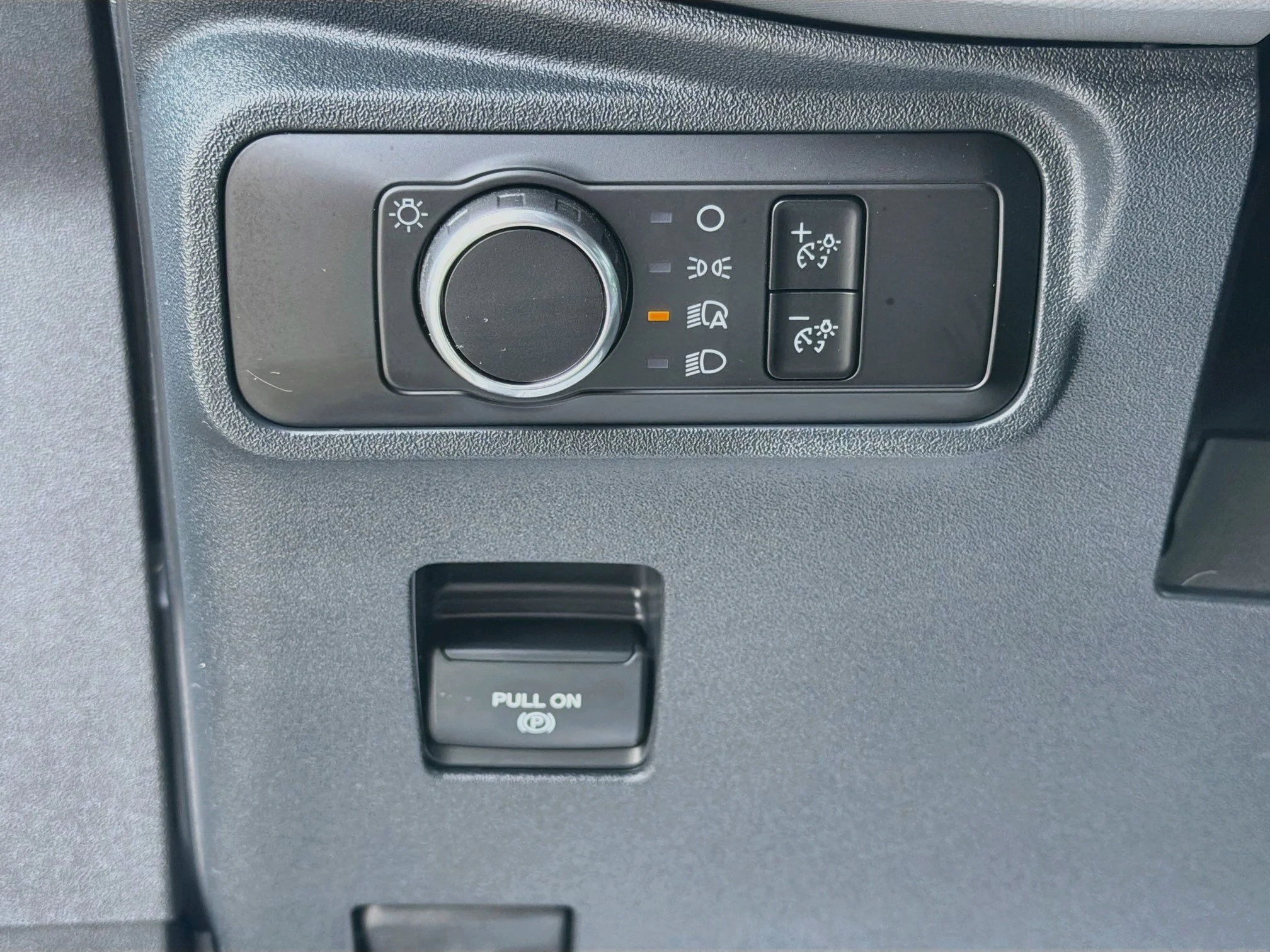 Used 2024 Oxford White Ford Black Diamond image 34