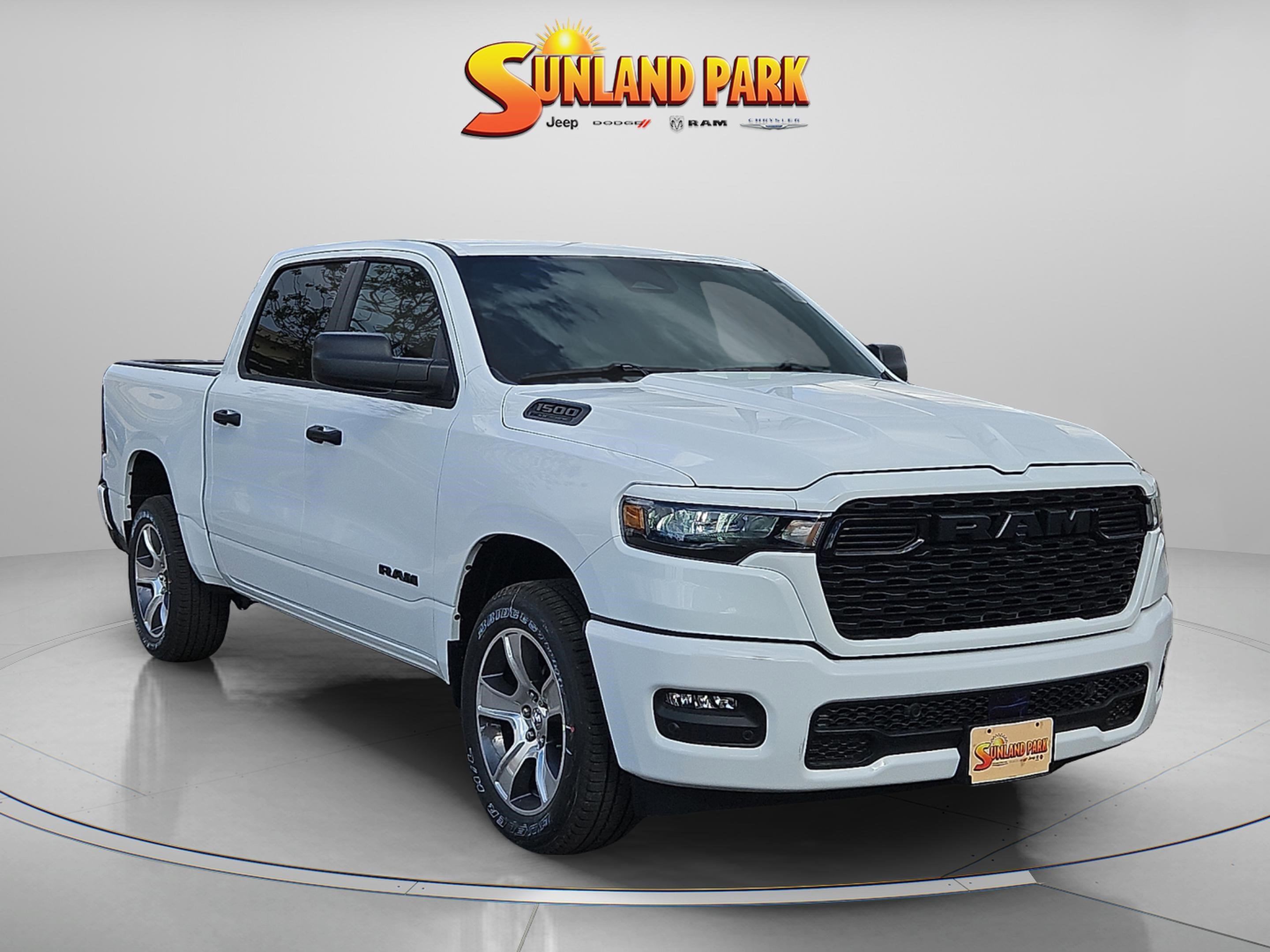 2026 RAM 1500 Express Crew Cab 5'7's photo