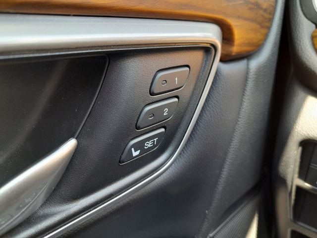 Used 2018  Honda Touring image 40