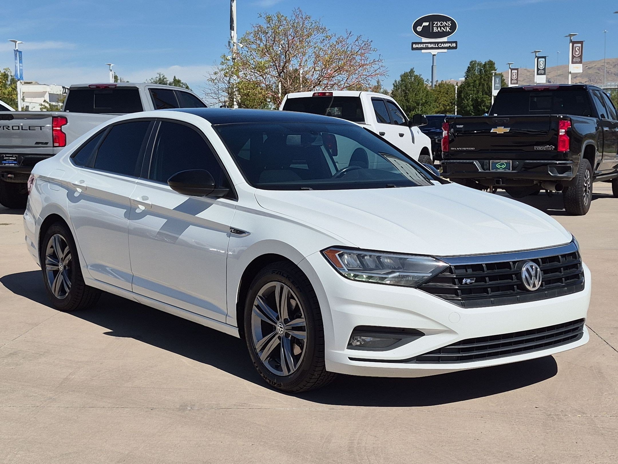 Used 2020 Pure White Volkswagen R-Line image 7