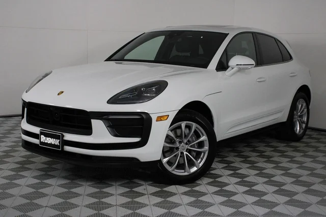 2026 Porsche Macan 