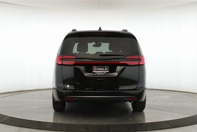 2026 Chrysler Pacifica Select - Photo 11