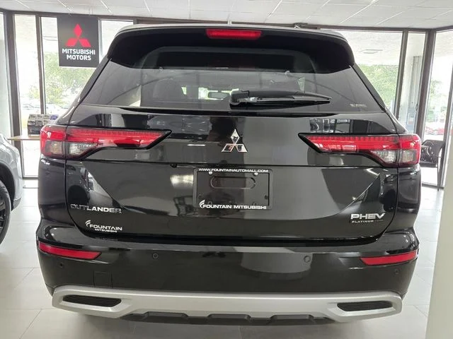 2025 Mitsubishi Outlander Plug-in Hybrid Platinum Edition - Photo 6